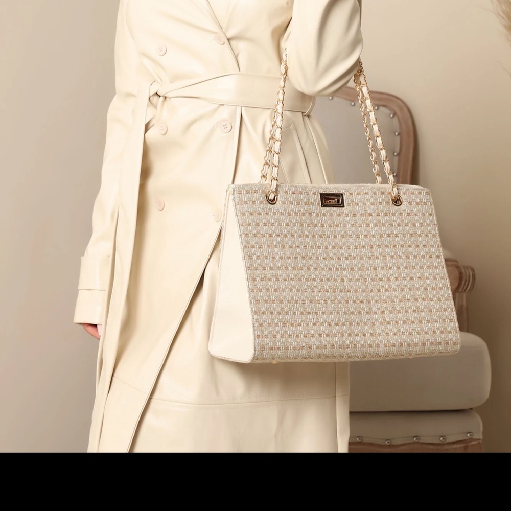 Social Etiquette Handbag - ivory
